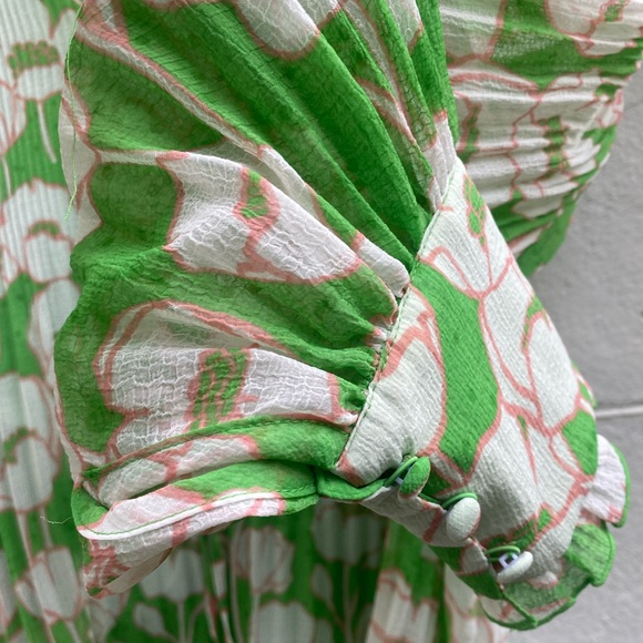 Ted Baker Ellerie Floral Print Blouse Size L- inside removable cami- EUC as new - Picture 5 of 8